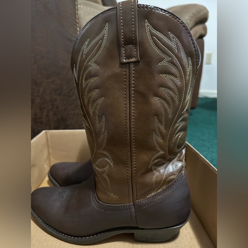 Women’s Laredo Boots Size 9